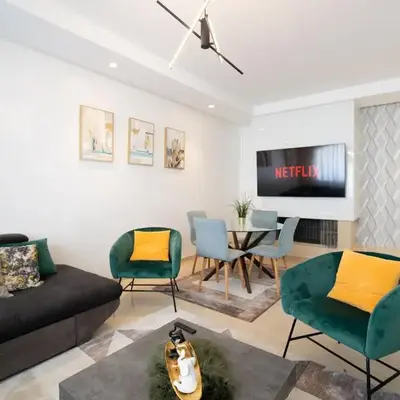 Welcome to Casa Luxe 3 King Beds Near CFC & Tram