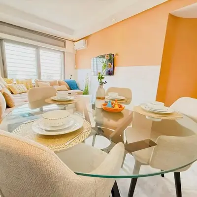 Cosy and sunny - private Rooftop - near train & tramway
