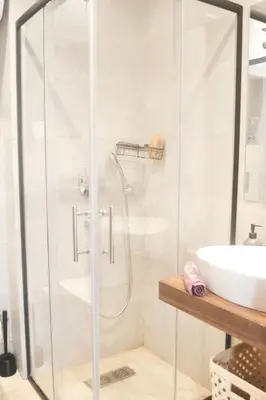 a bathroom with a shower and a sink at Luxueux appartement - Bourgogne, Casablanca in Casablanca