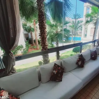 Appartement vue piscine à 3min de la plage bouznika