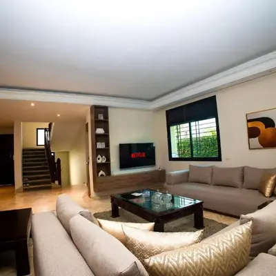 Villa avec piscine et sauna 8 chambres proche commodité et Casa Finance City