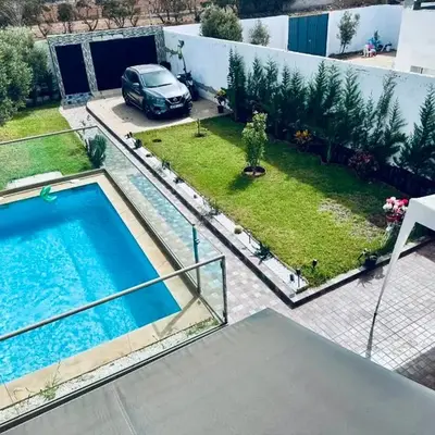 Belle villa spacieuse et calme avec piscine à 7min de la plage en voiture