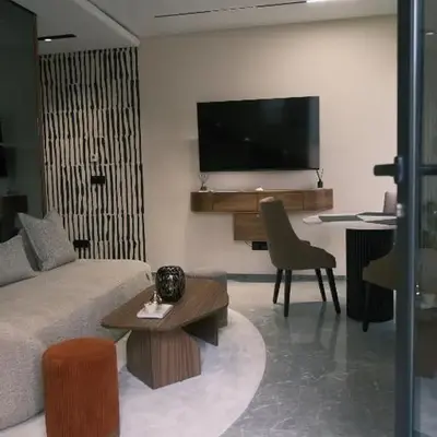 Luxury Warm-Wood Duplex - Rooftop Sky Pool Access