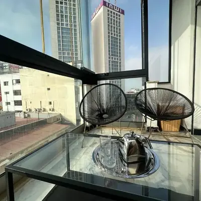 Luxury Modern Apartment in the Heart of the City with Balcony Overlooking Twin Towers